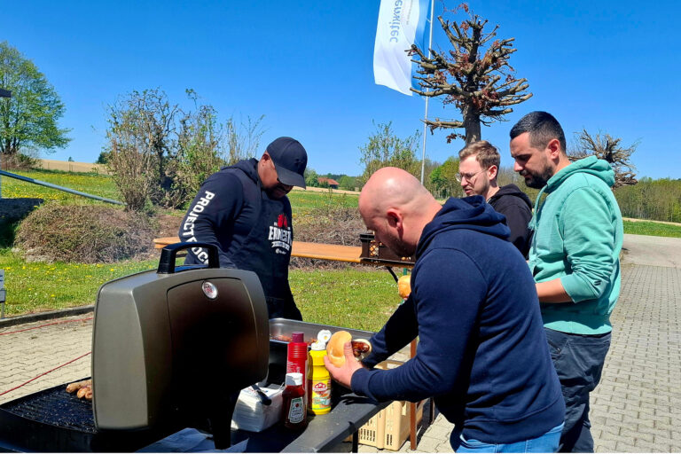 Austausch und Bratwurst mit FINDER bei enwitec